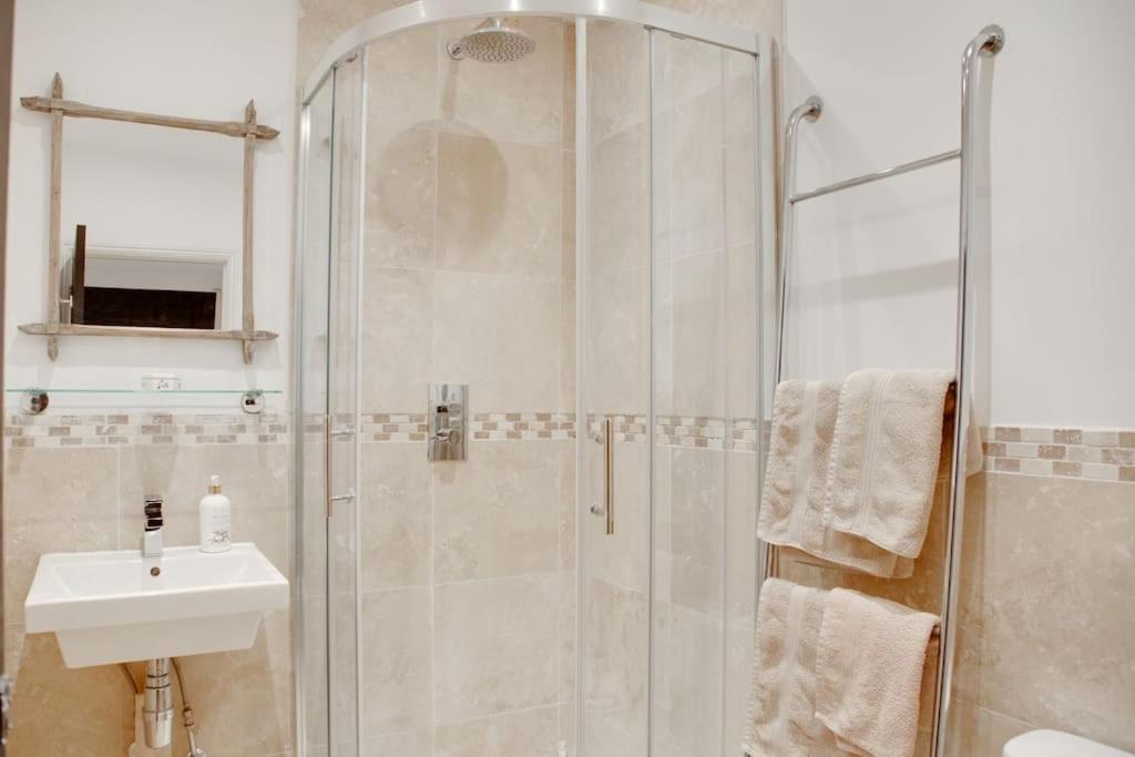 Princes Villa - Large Fully Self Contained Flat, 5 Minutes From The Sea Hastings Exterior photo