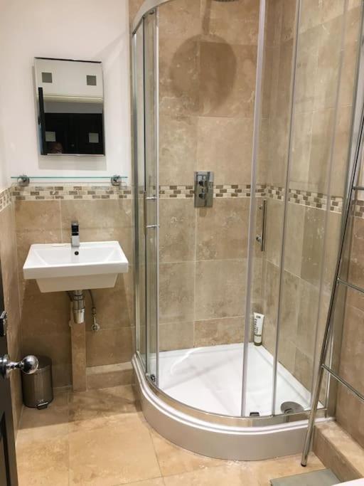 Princes Villa - Large Fully Self Contained Flat, 5 Minutes From The Sea Hastings Exterior photo